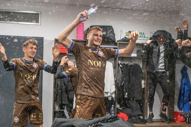 中超保級戰第20輪石家莊永昌1-2武漢卓爾 埃弗拉梅開二度助球隊獲附加賽名額.